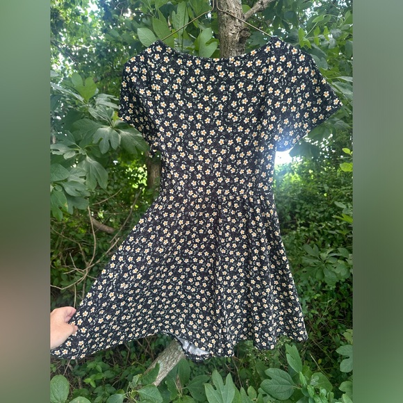 Urban outfitters sunflower romper size small - Picture 5 of 5